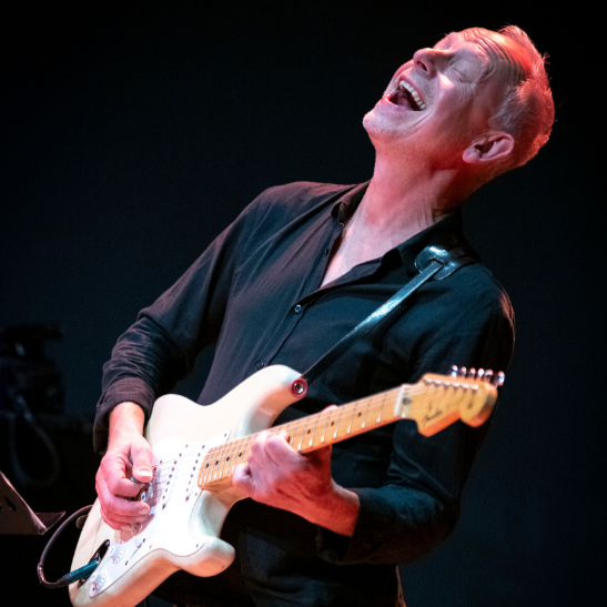 Michael Scheed live in Wien bei einem Konzert von Jonas Reindl